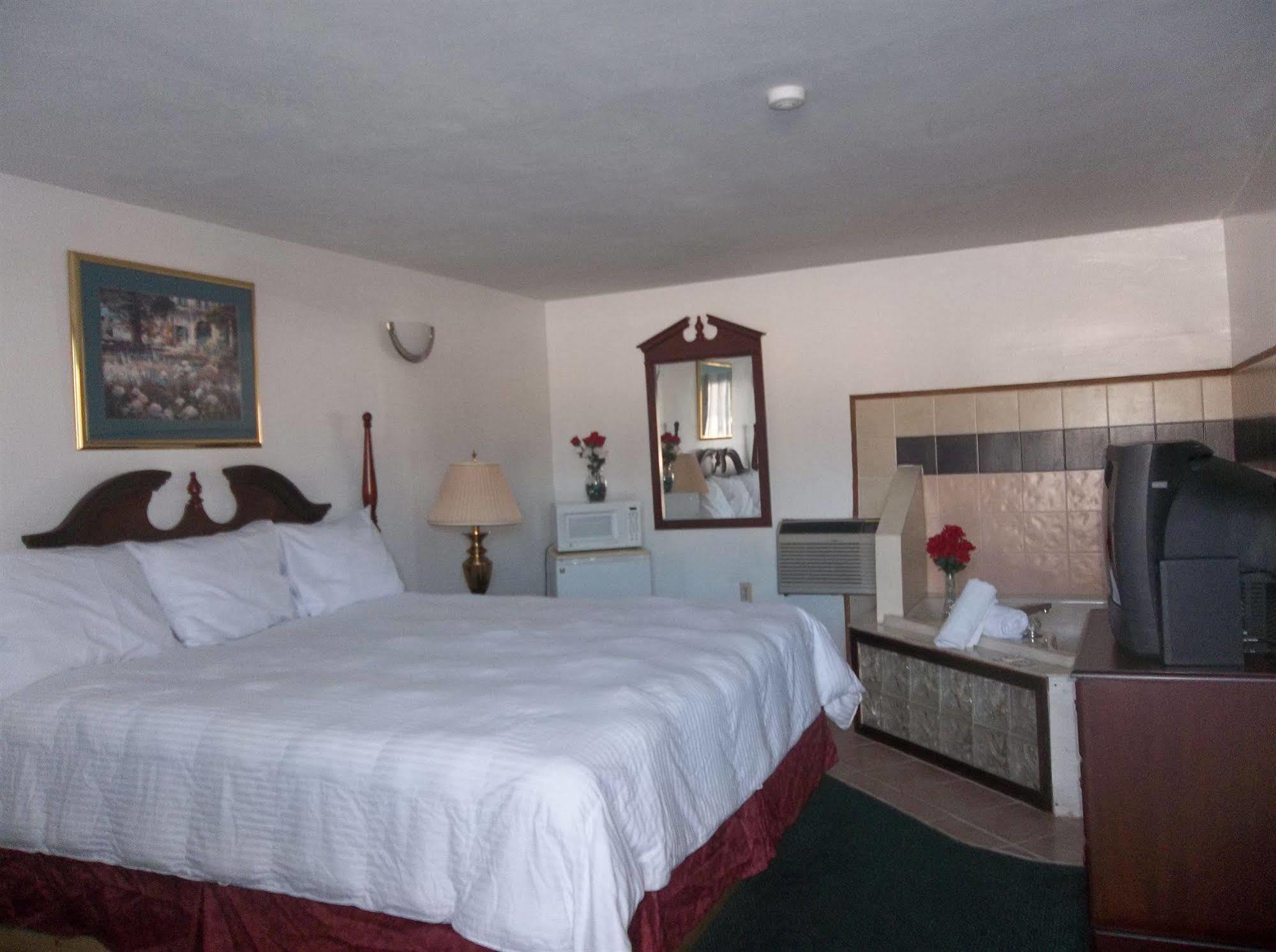 Catalina Airport Motel Avon Exterior foto
